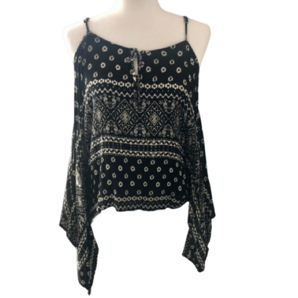 Primi Women’s eye cat pattern black and white cold shoulder adjust strap blouse